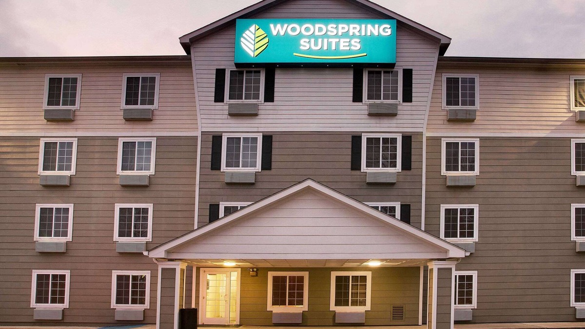 Lobdell/Woodale Hotel | WoodSpring Suites Baton Rouge Airline Highway