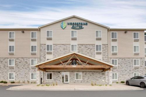 Carol Stream Hotel | WoodSpring Suites Carol Stream - Chicago