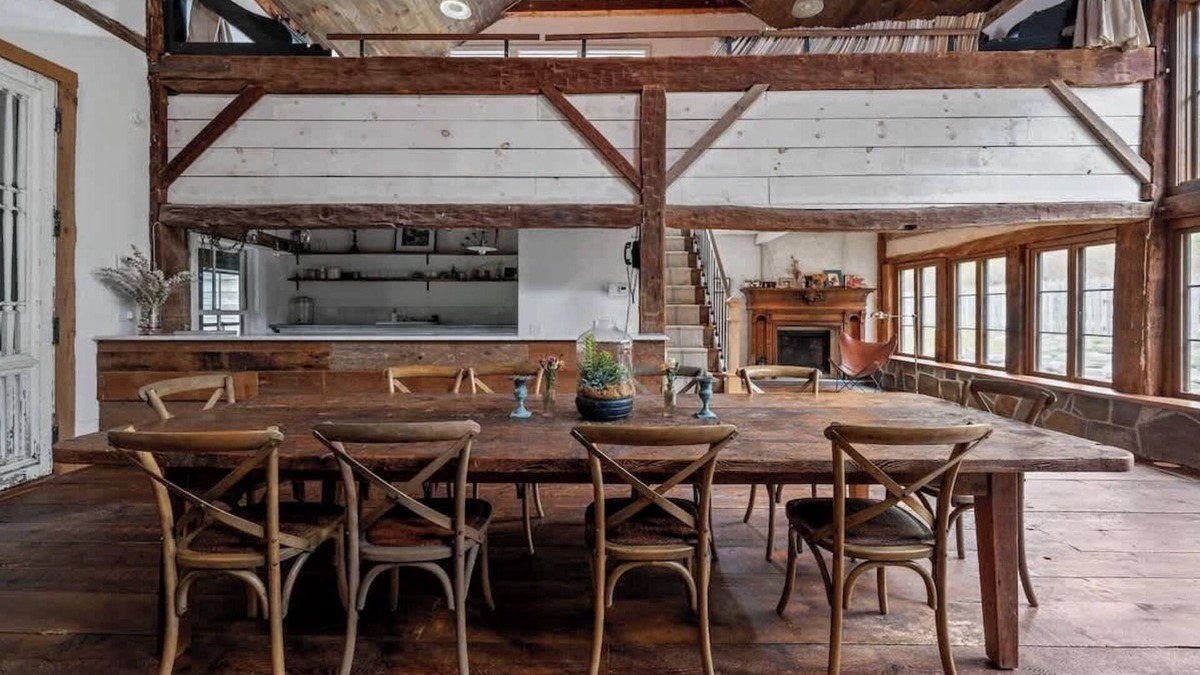 Bearsville Apartment | Woodstock Barn Artist’s Retreat in Bearsville