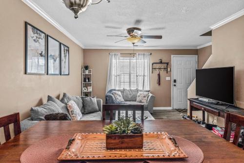 Athens House | Woodstone Retreat Condo right next to UGA golf course!