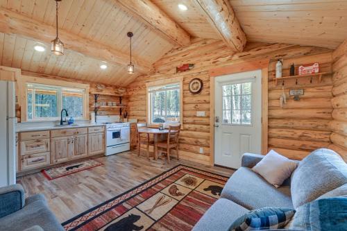 Soldotna House | Woodsy Cabin Near Kenai River Great for Anglers!
