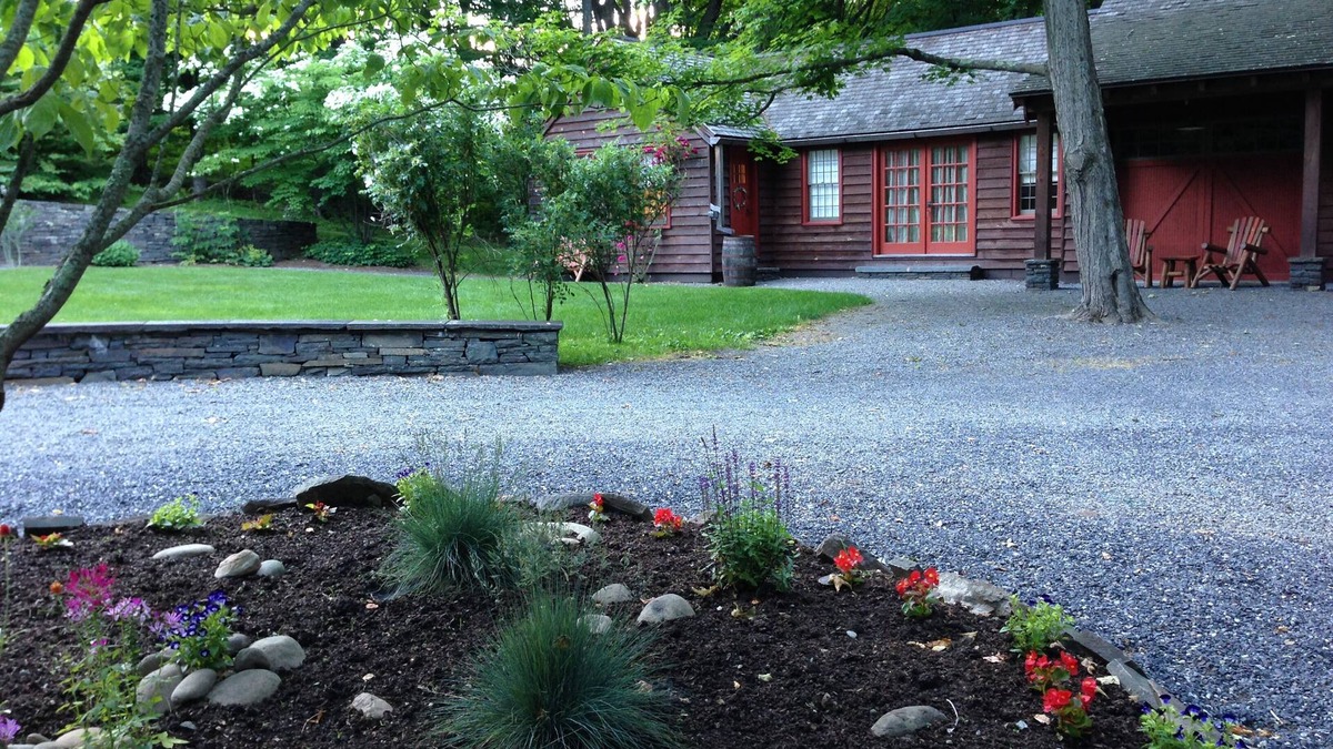Saugerties Cottage | Woodsy Country Cottage, HITS Horse Show, Fall Foliage, Skiing, Hunter Mt, Hiking