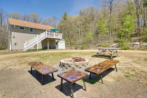 Calvin Apartment | Woodsy Family Retreat 11 Mi to Raystown Lake!