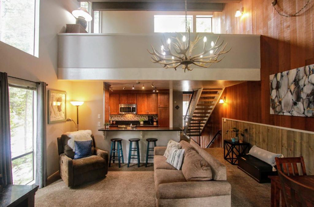 Kings Beach House | Woodsy retreat near Northstar & lake