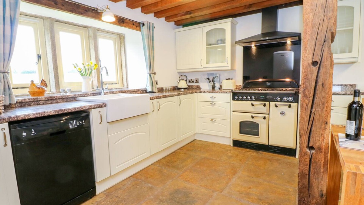 Tupton Cottage | Woodthorpe Cruck Cottage