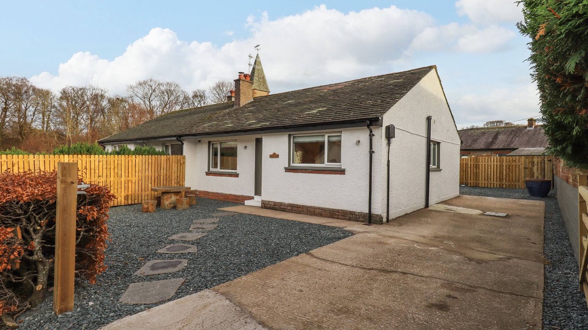 Pooley Bridge House | WOODVIEW, with open fire in Pooley Bridge