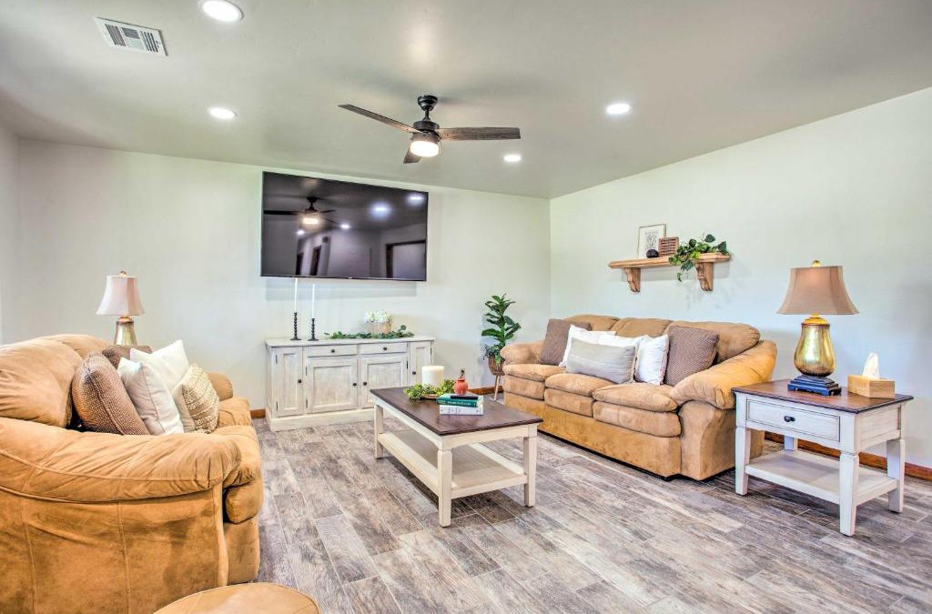 Woodward House | Woodward Home Near Crystal Beach Water Park!