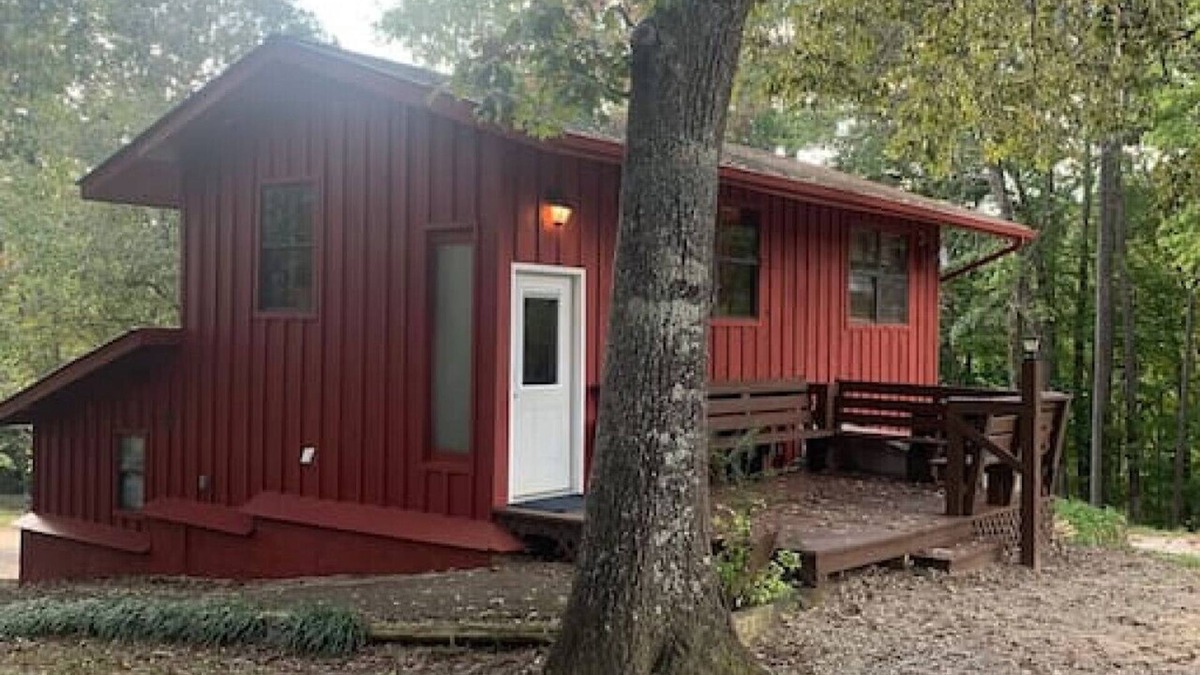 Benton Cabin | Woodwose Cabin - Adventures Now