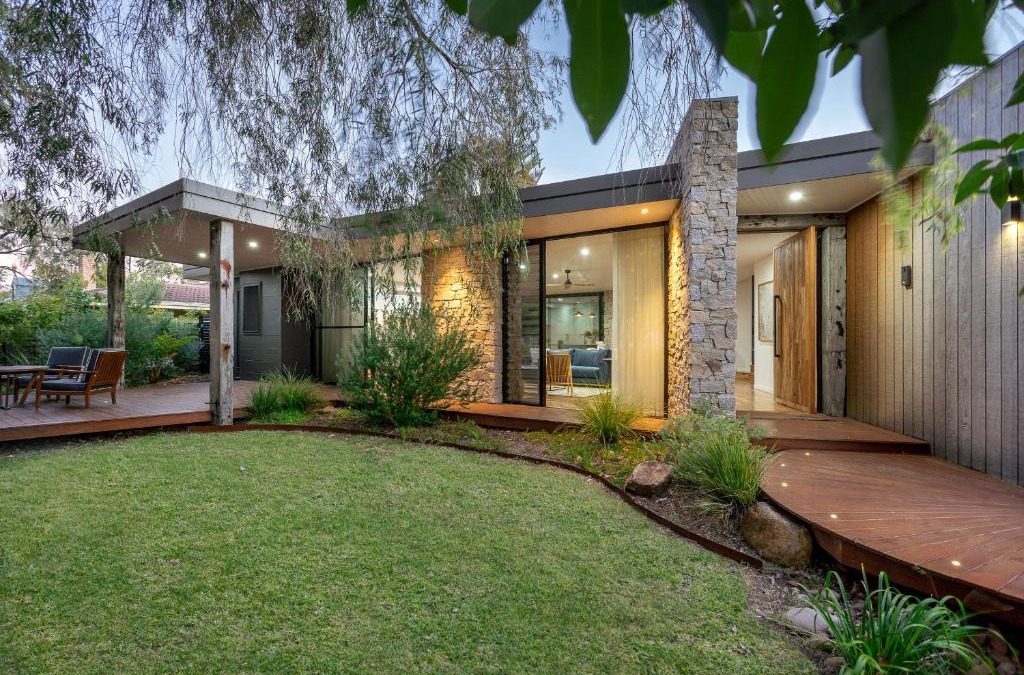 Dunsborough House | Woody Nook I Private Properties