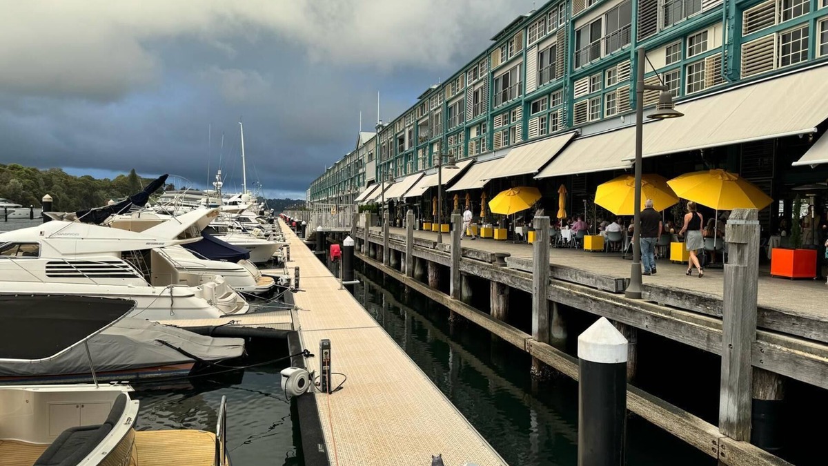 Kings Cross Apartment | Woolloommooloo Wicked Wharf Apartment with parking.