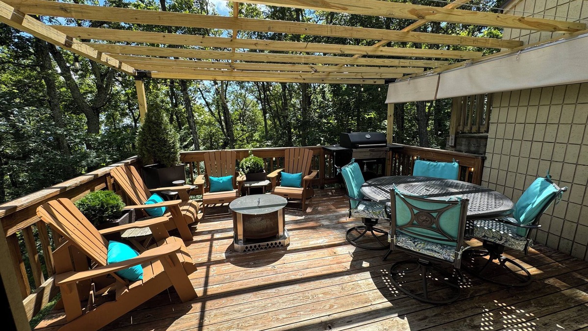 Wintergreen House | Woolly Bull-Cozy Newly Redecorated 2-Story Townhouse. <0.3 Mile Walk to slopes!
