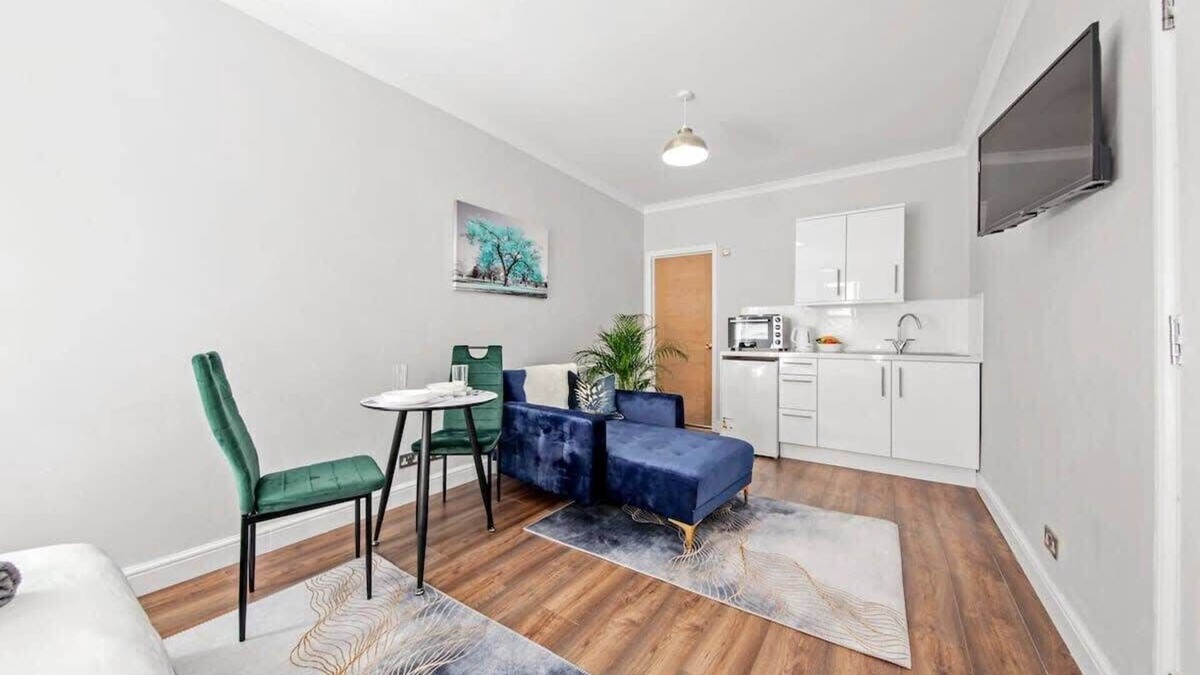 Glyndon Apartment | Woolwich, London 🏡 Lovely Studio Apartment