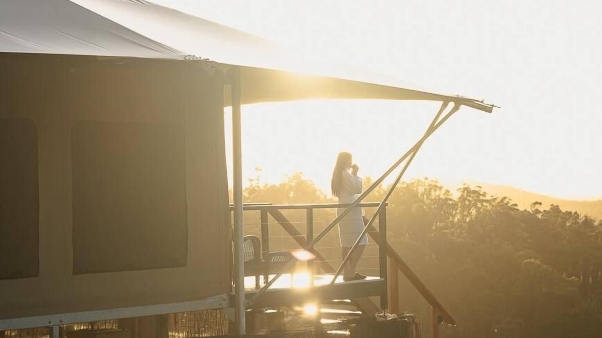 Kangaroo Gully Ski Chalet | Woora - Hills Kissed by Golden Sunrise as you awaken to a world kissed by dawn at Woora (Noongar for "far, far away").
