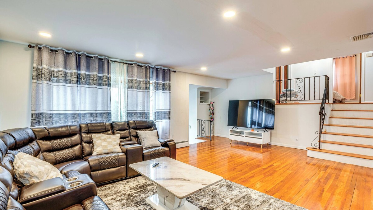 Vauxhall House | Work, Explore & Relax: Centrally Located Union Gem