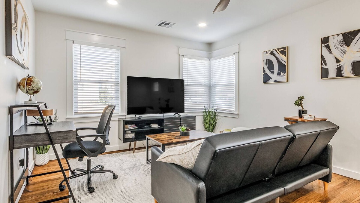 Bartlesville Apartment | Work, Rest & Recharge – Downtown Home w/Washer & Dryer