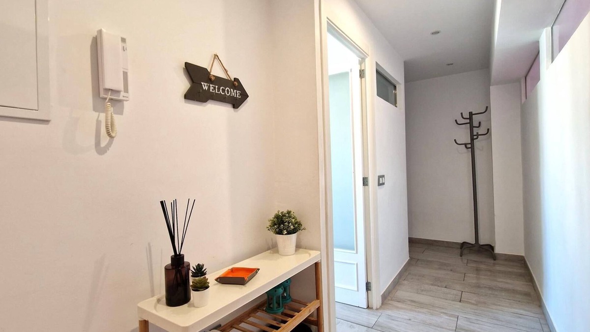 Son Armadams Apartment | Workaction in Son Armadams. 5' from Sta.Catalina. Quiet and safe. Close to STP