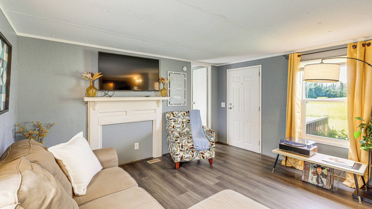 Taylorsville House | Working Farm! Home 2 Mi to Marina on Lake Hickory