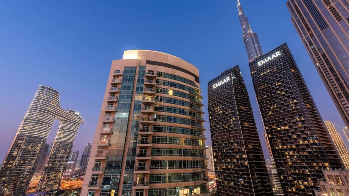 Downtown Dubai Apartment | World Class | 2BR | Dubai Skyline & Sea view