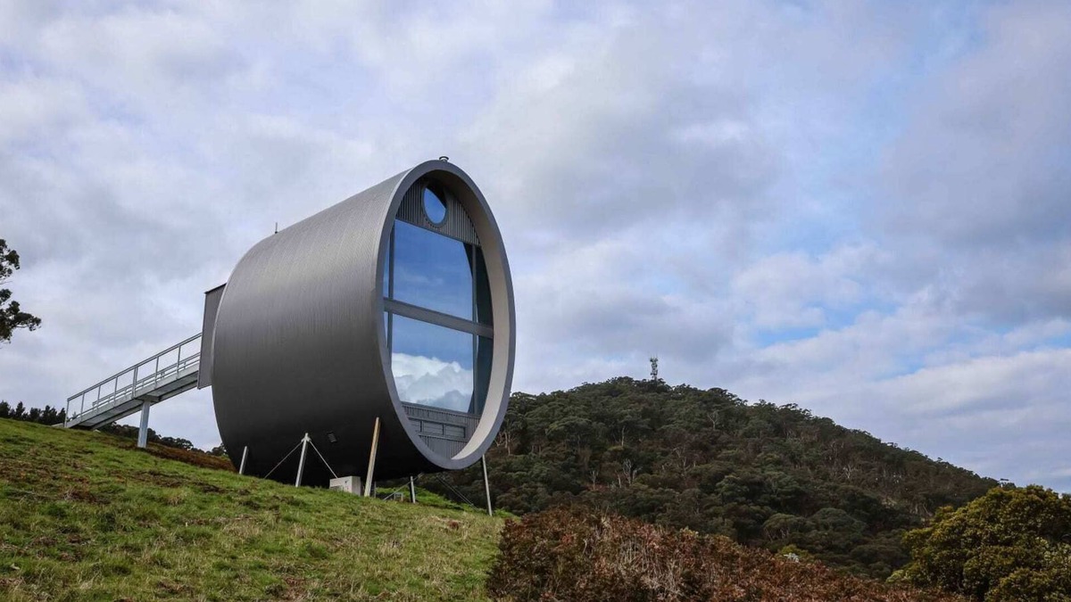 Buninyong Villa | Worlds only Sky Barrel on edge of Extinct Volcano
