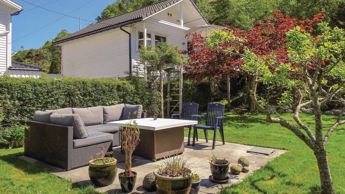 Flekkefjord House | Would you like to spend a vacation in picturesque and beautiful Åna Sira?