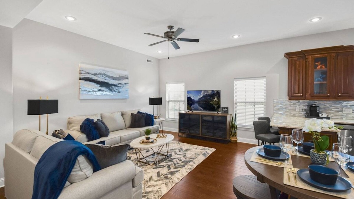 Downtown Apartment | WOW! Downtown Bentonville Condo Just Off The Square & Steps From Everything