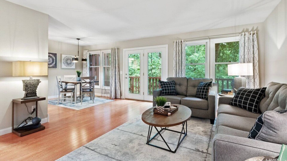 Bella Vista House | WOW! Fully Updated Townhome Close To Trails, BV Country Club/Golf Course & More