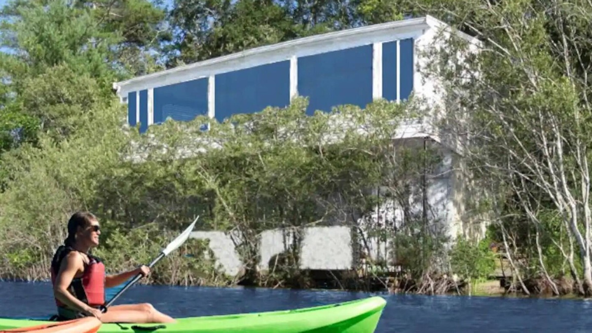 Sandwich Cottage | WOW View! Waterfront Cottage. Private Beach, King Bed, Full Kitchen. Relax&Enjoy