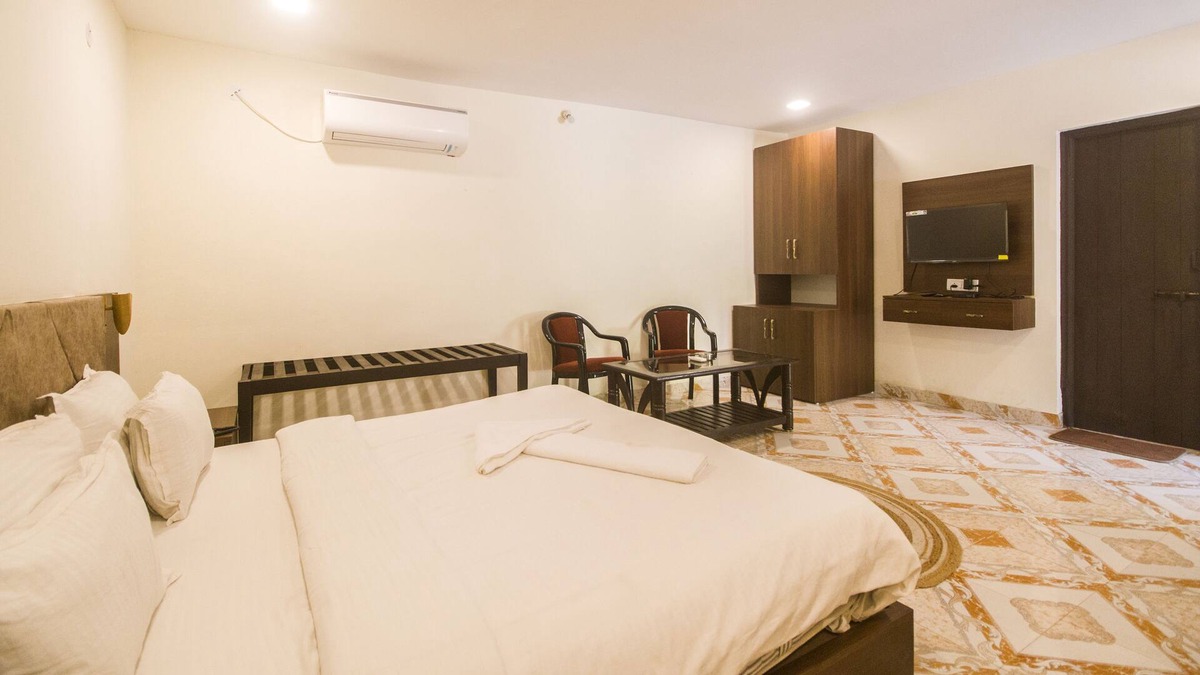 Sohagpur Hotel | WOWSTAYZ Cheetal Resort