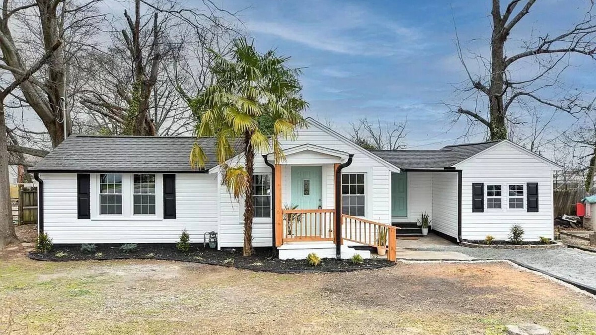 Judson House | Wowza Wilburn - 2 bedroom cutie near downtown GVL!