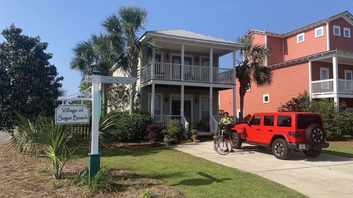 Village of Sugar Beach House | 'Wrigley's Field'.Our Charming Seagrove Beach 3 BR/BA @1 Mile to Seaside