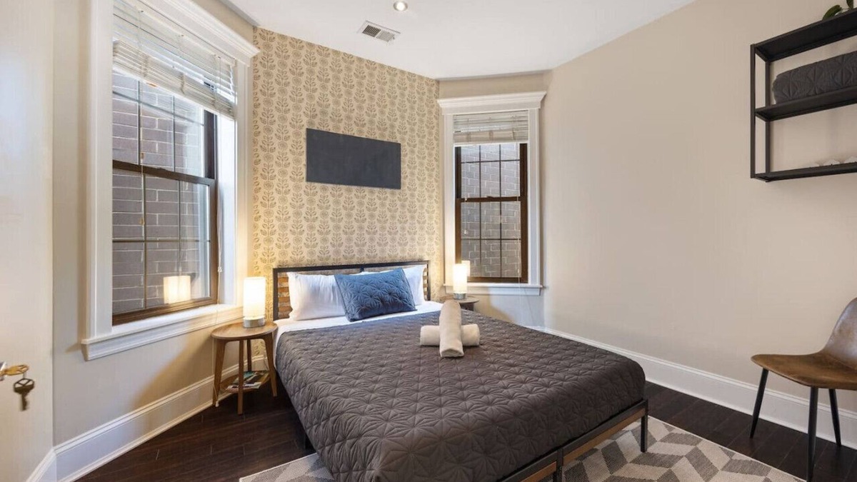 Wrigleyville Bed & Breakfast | Wrigleyville Suites Room 1