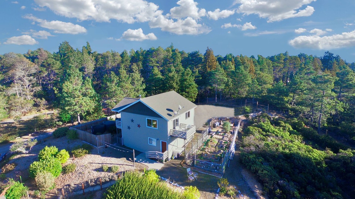 Gualala Apartment | Writer's Retreat or Romanic Getaway? (31+ days only) Month Long Vacation Rental