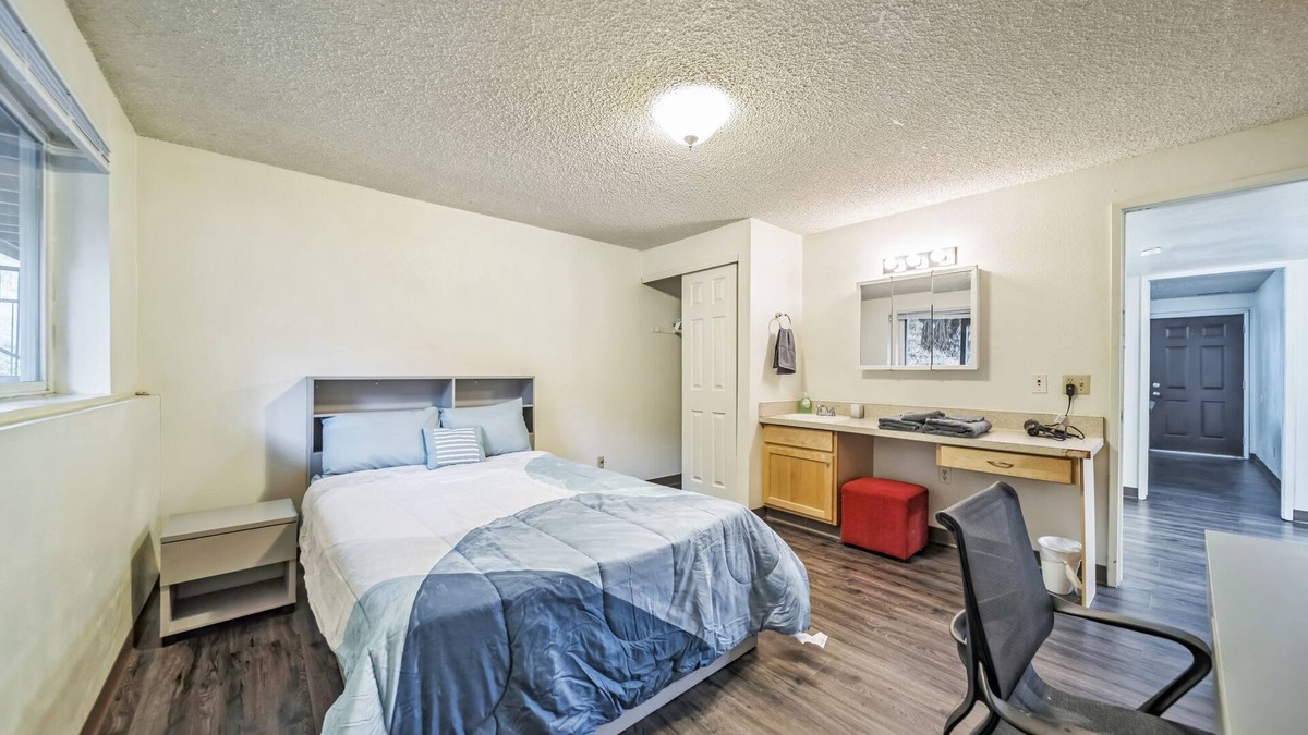 Pullman Apartment | WSU HomeBase - Where Comfort Meets Convenience 3 Minutes from Pullman Airport