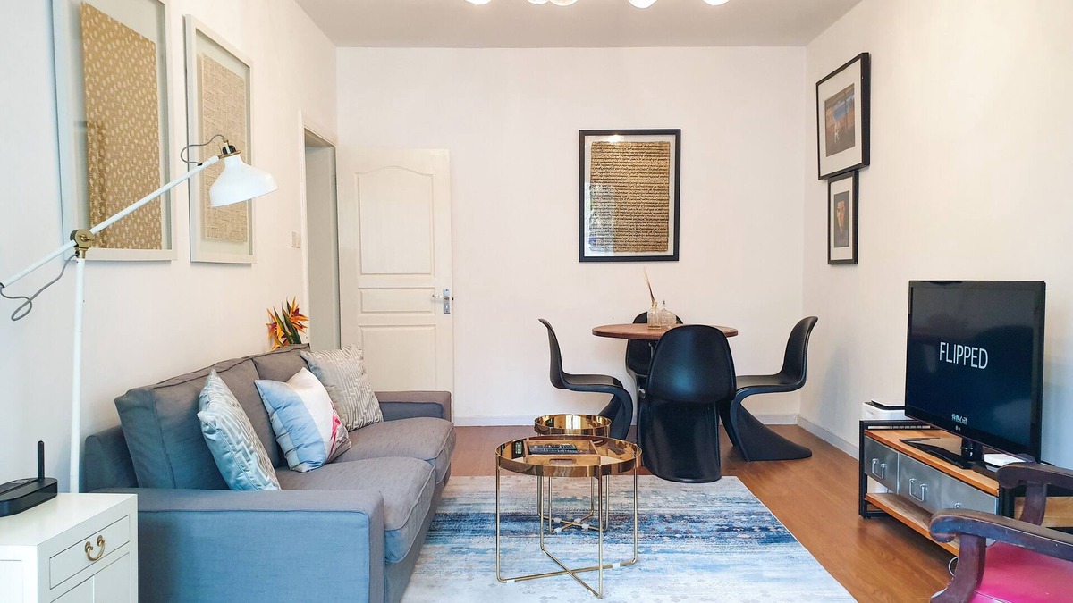Xuhui Apartment | Wukang Retreat - An Oasis in Former French Concession