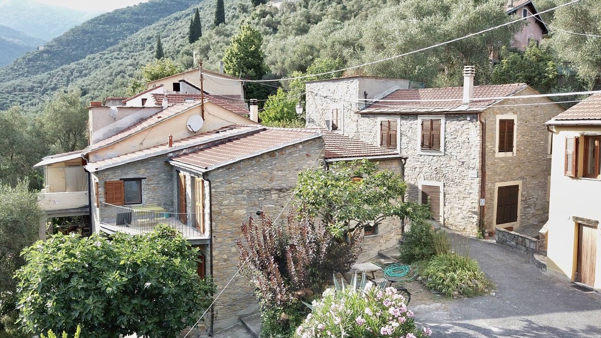 Pantasina House | Wunderschönes Natursteinhaus mit Meersicht im Val Prino für 3 bis 5 Personen