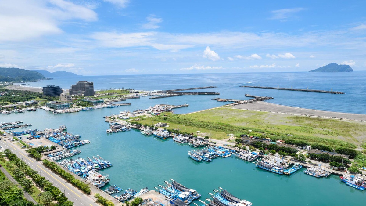Toucheng Condo | Wushi Harbor Luxury Beach Condo Getaway