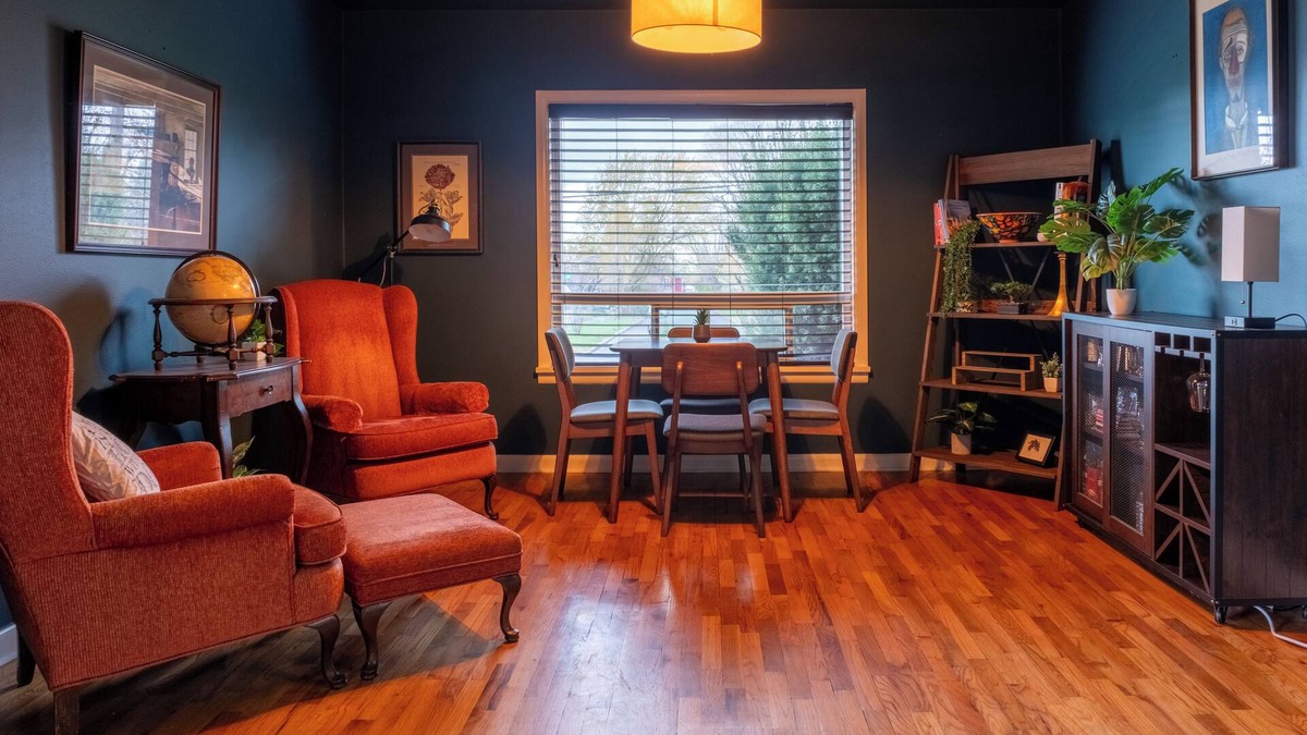 Walla Walla House | WW wine escape—3BR home with AC, patio, full kitchen, grill & cozy charm.