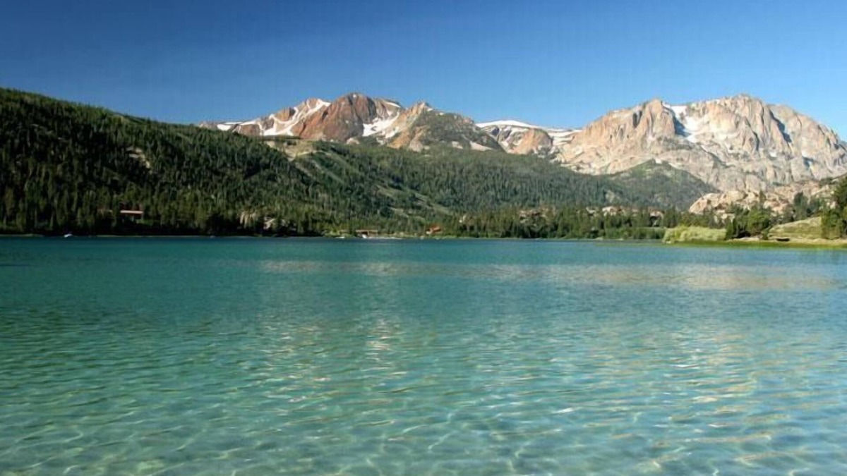 Walker Apartment | WWM 3 · 3 Explore, Swim, Dream, The E Sierras WWM 3