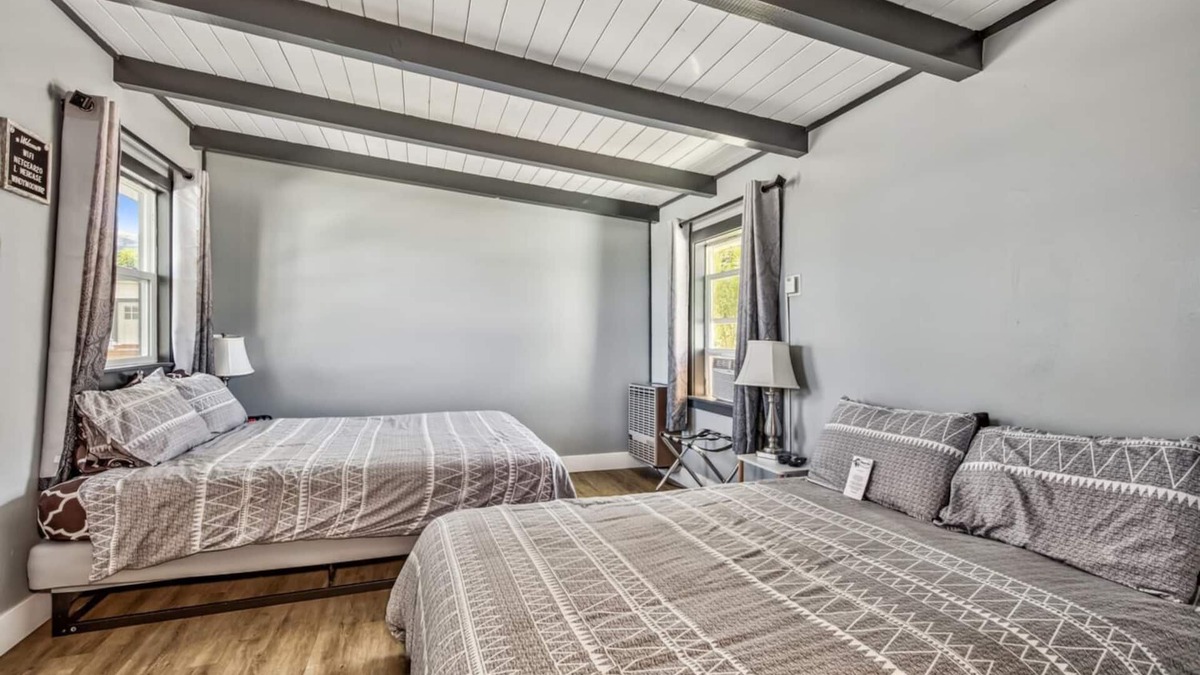 Walker Hotel | WWM 5 · 5 Swim, fish, hike+ the Eastern Sierras WWM 5