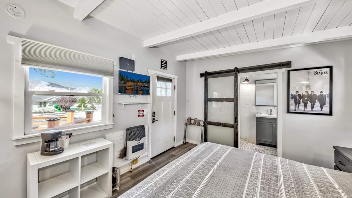 Walker House | WWM 8 · 8 Fresh Air, Beautiful Views, Friendly Place WWM