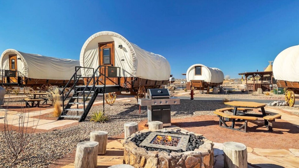 Virgin Cabin | Wyatt Earp Pet Friendly Wagon #30 w/2QB and Fire Pit