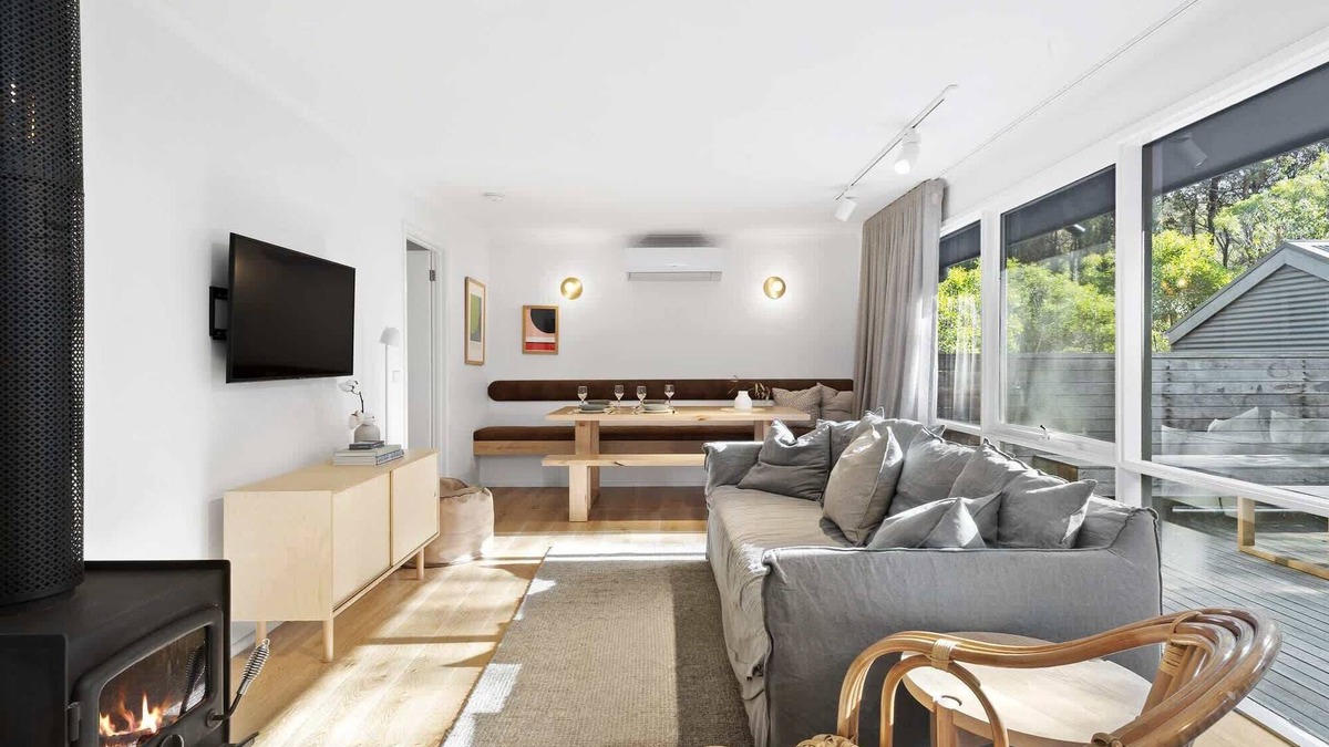 Fairhaven House | Wybellenna Magic I Second Living I Walk to beach