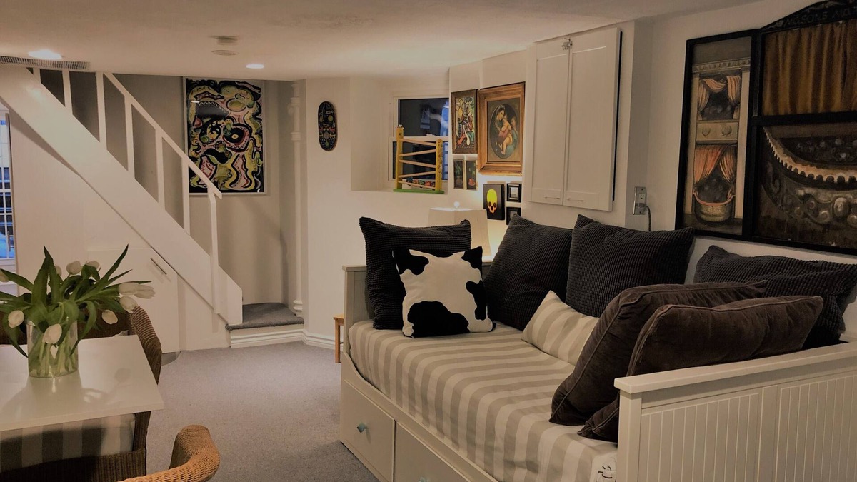 Bracondale Hill Apartment | Wychwood Davenport Apartment