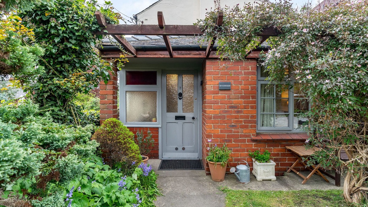 Grosmont House | WYCHWOOD, pet friendly, character holiday cottage in Grosmont