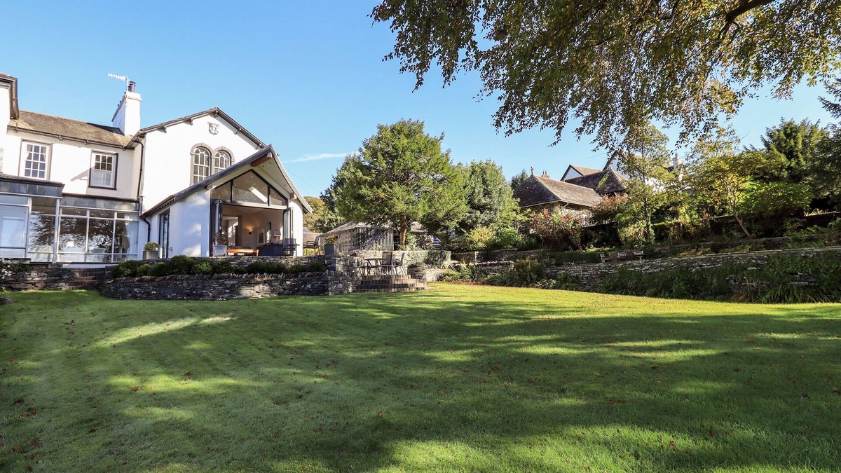 Near Sawrey House | WYKEFIELD, family friendly, with open fire in Hawkshead