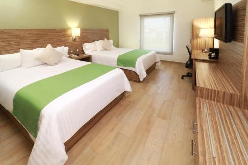 Monterrey Hotel | Wyndham Garden Monterrey Valle Real