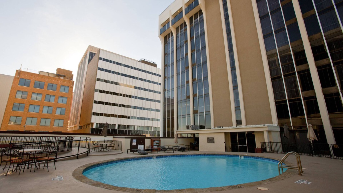 Midland Hotel | Wyndham Midland Downtown