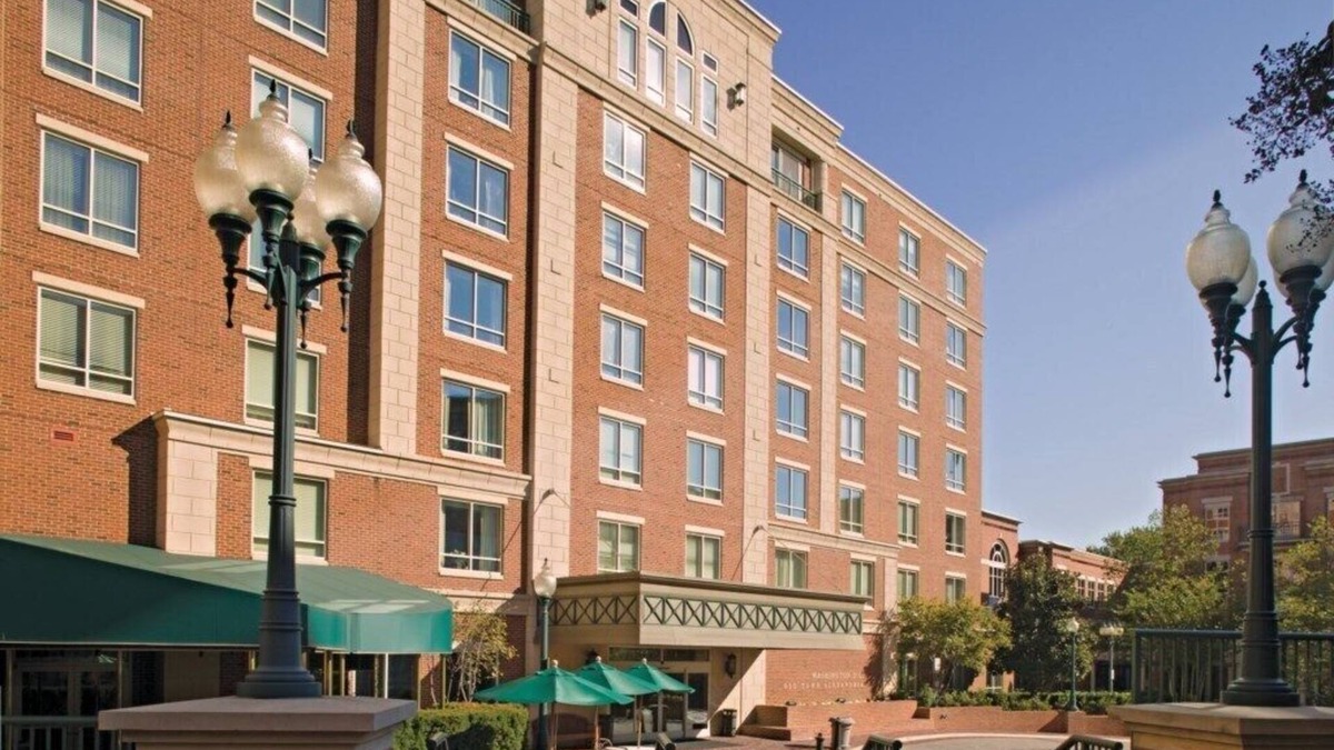 Old Town West Condo | Wyndham Old Town Alexandria - 1 Bedroom Condo