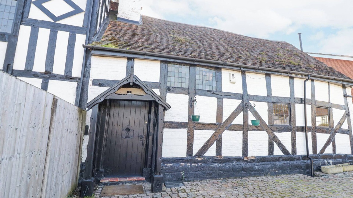 Bewdley Cottage | WYRE COURT COTTAGE, romantic, character holiday cottage in Bewdley
