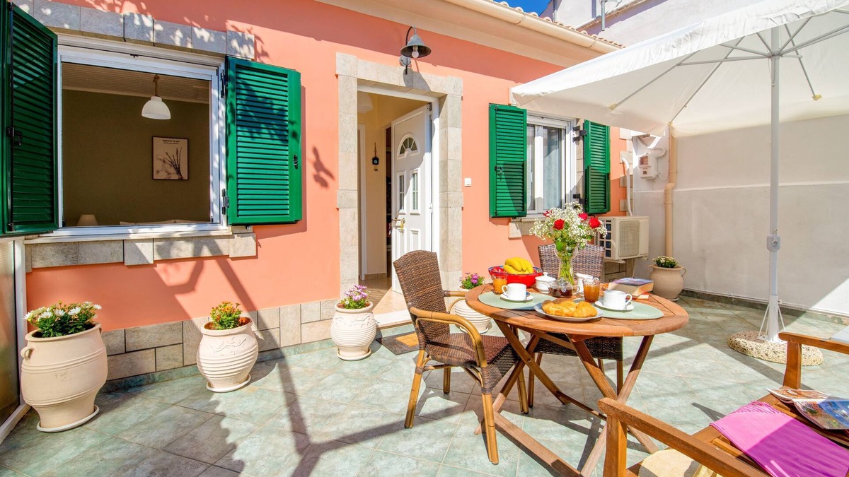 Gaios House | Xenia House: In Gaios, Renovated, Lovely, A/C, WiFi